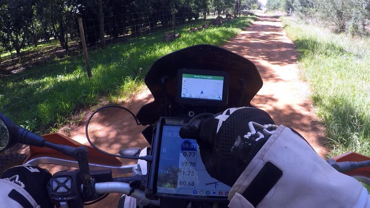 Why mobile devices on adventure bikes better than traditional gps unit that never kept up with the time